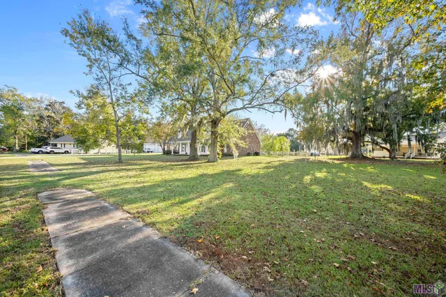 $550,000 | 537 West Main Street, Gonzales, LA 70737