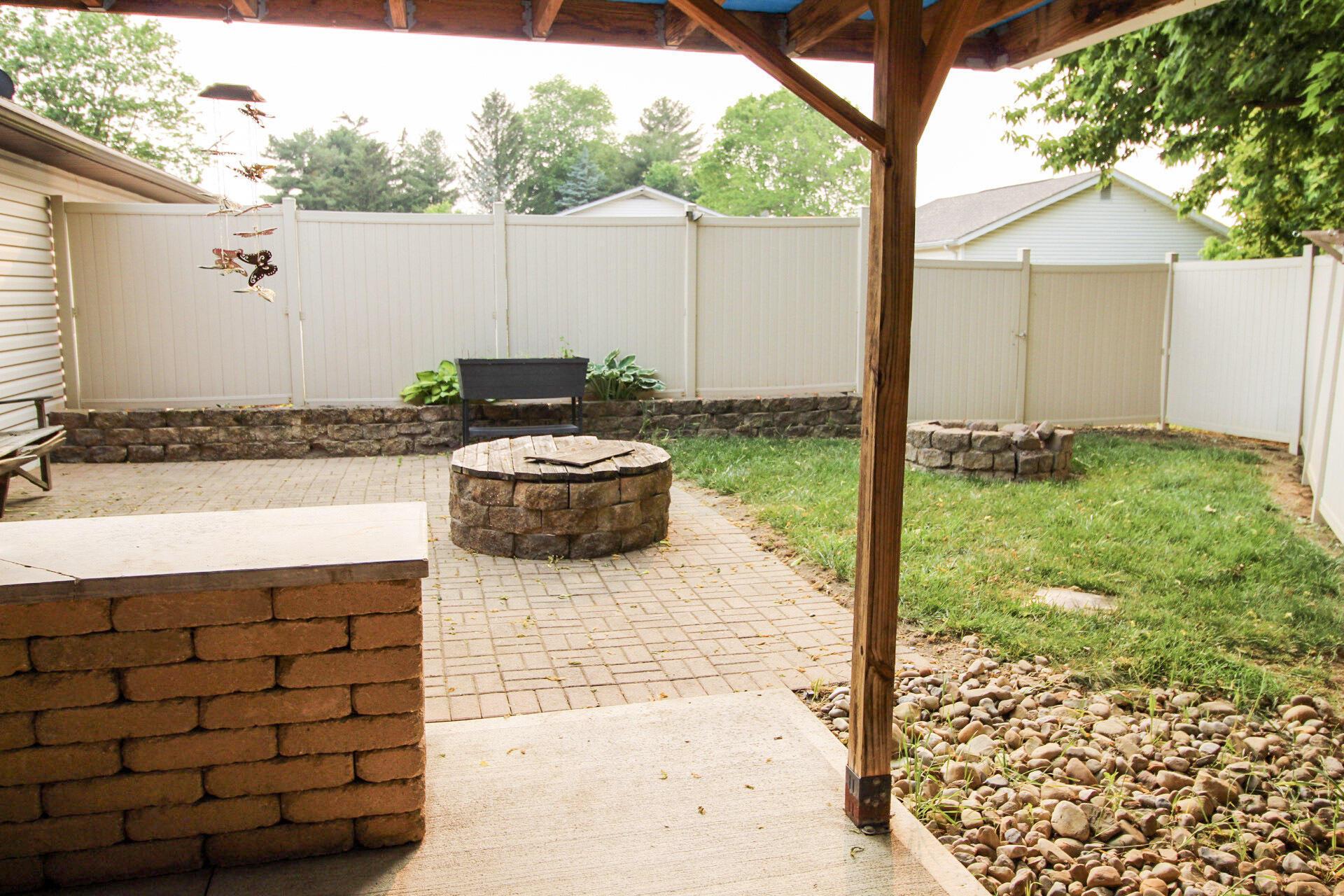 10680 Lancaster-Circleville Road Southwest Amanda, OH 43102 - Photo 30 of 36 Back Patio