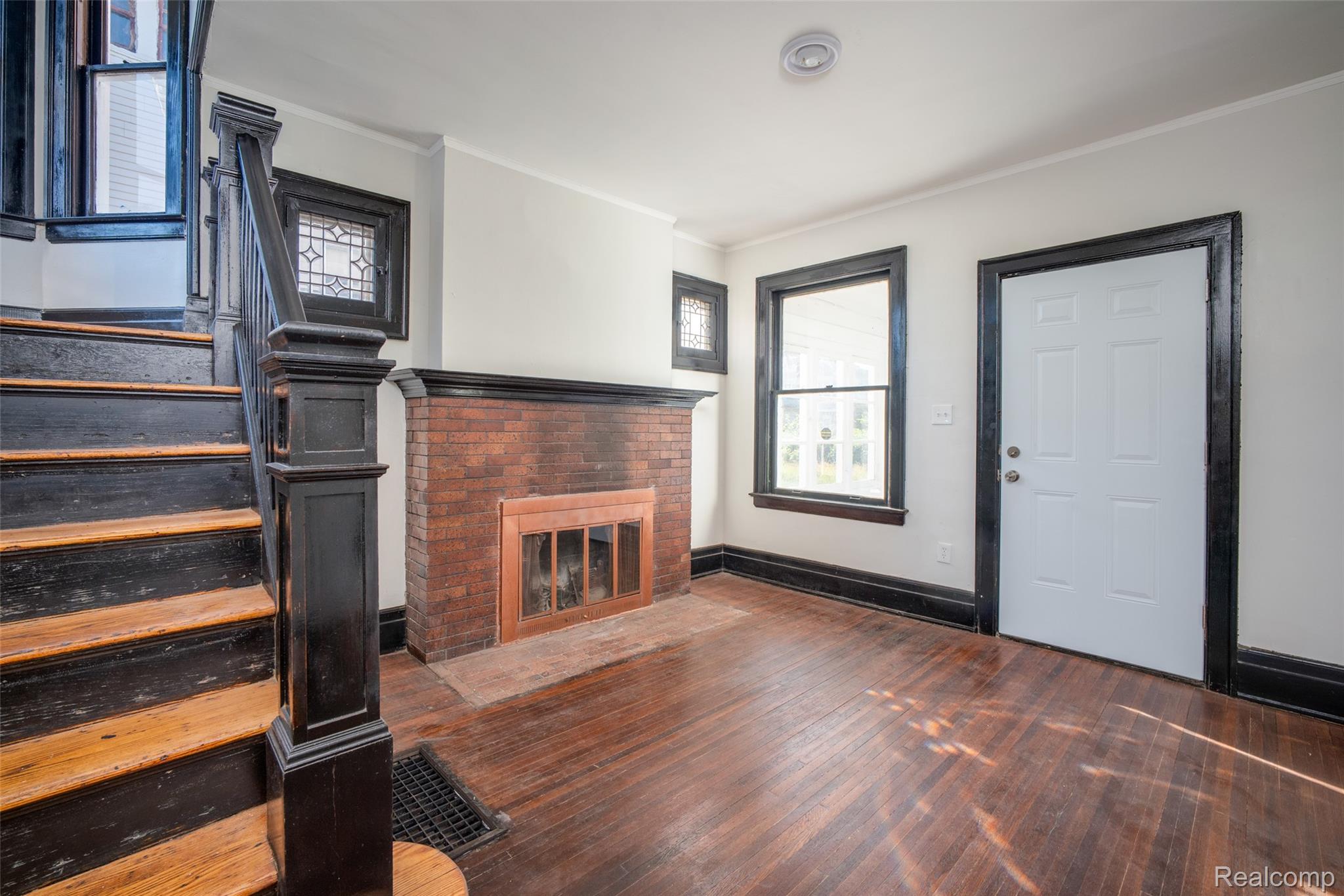 708 Webb Street Detroit, MI 48202 - Photo 3 of 32 3.jpg