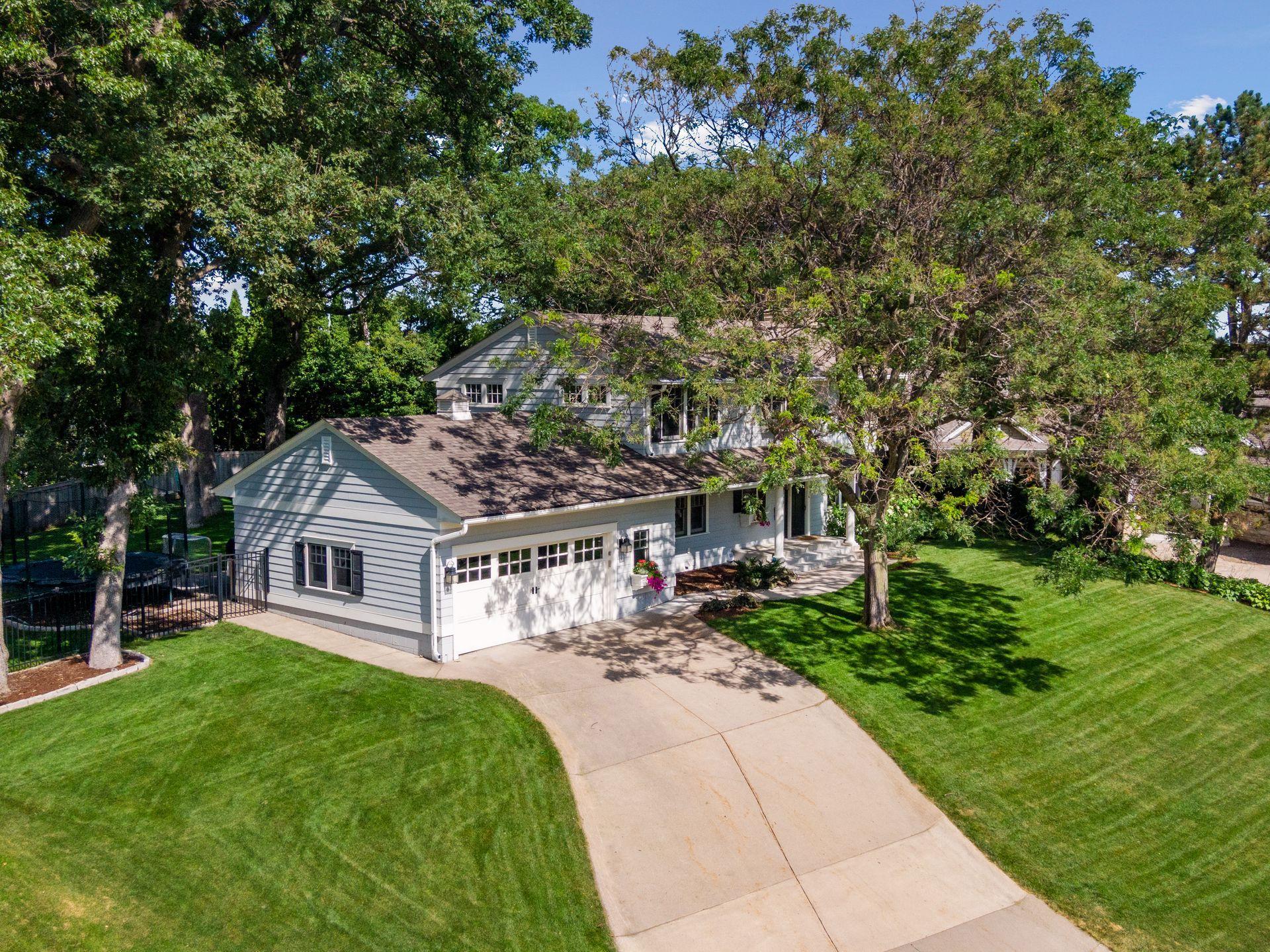 6720 Point Drive Edina, MN 55435 - Photo 4 of 58