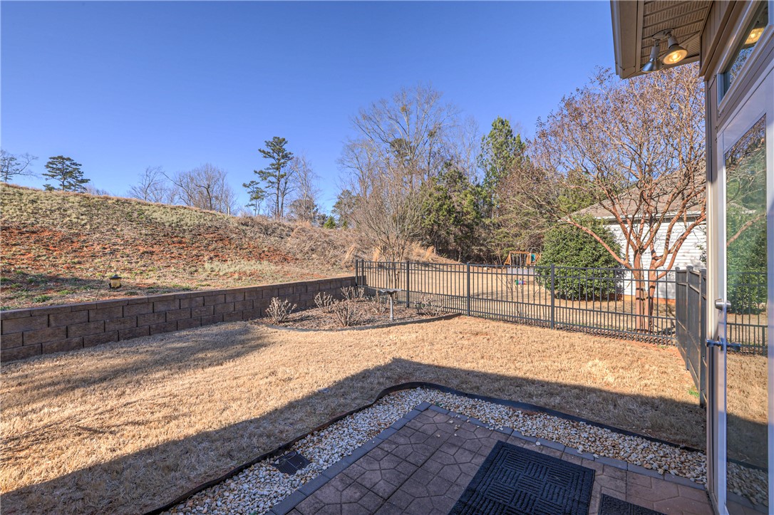 129 Shadowood Court Seneca, SC 29678 - Photo 19 of 22
