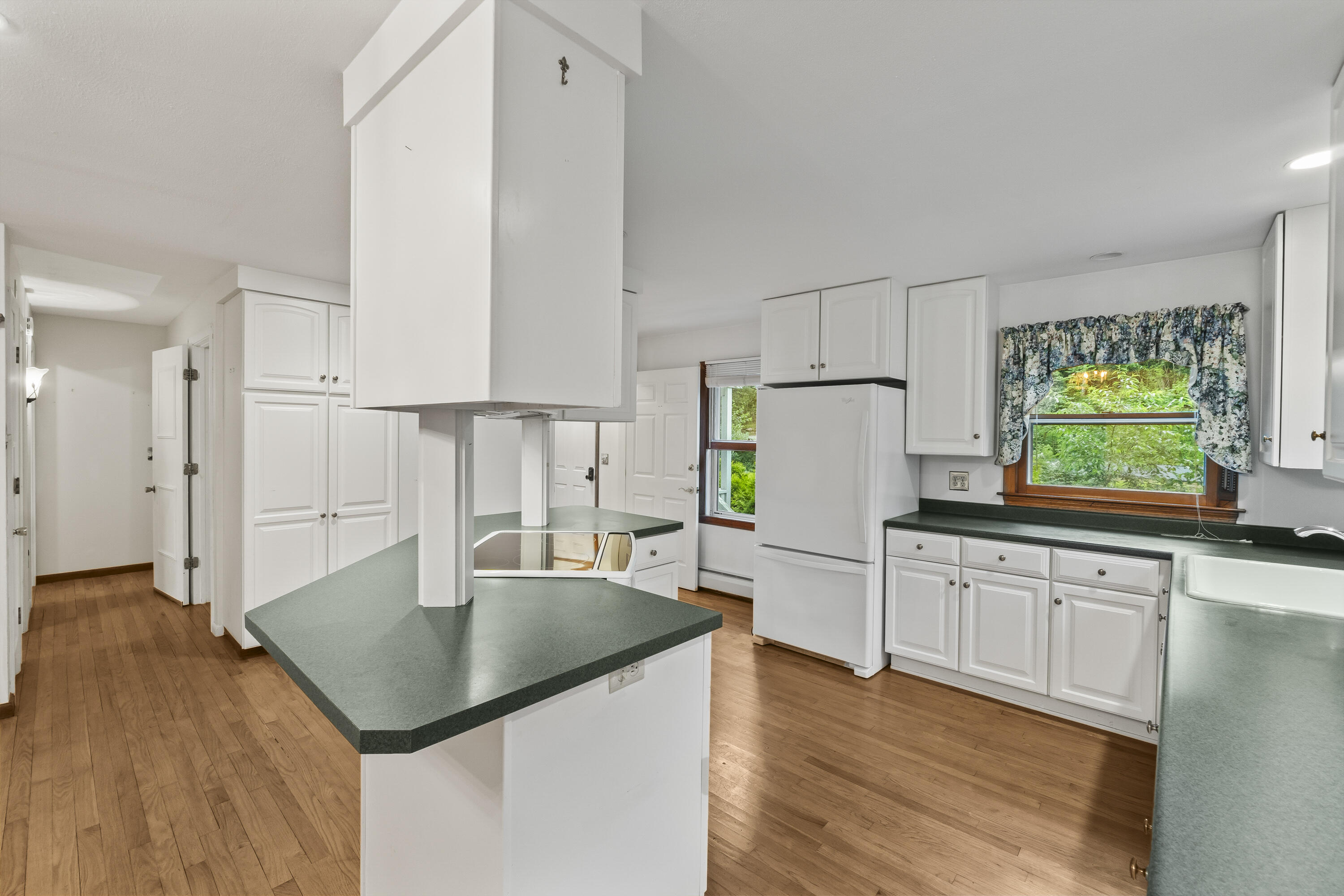 31 Pine Hill Road South Cape Neddick, ME 03902 - Photo 15 of 45 Kitchen