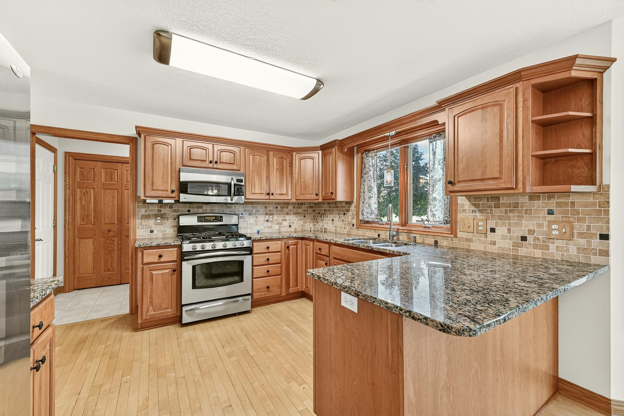 1110 Southern Hills Lane Southwest Rochester, MN 55902 - Photo 6 of 53