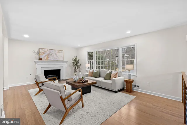 $1,150,000 | 3313 Mill Springs Drive, Fairfax, VA 22031