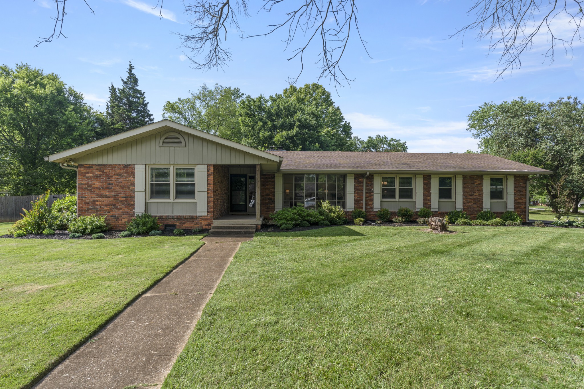 911 Whitehall Road Murfreesboro, TN 37130 - Photo 1 of 27