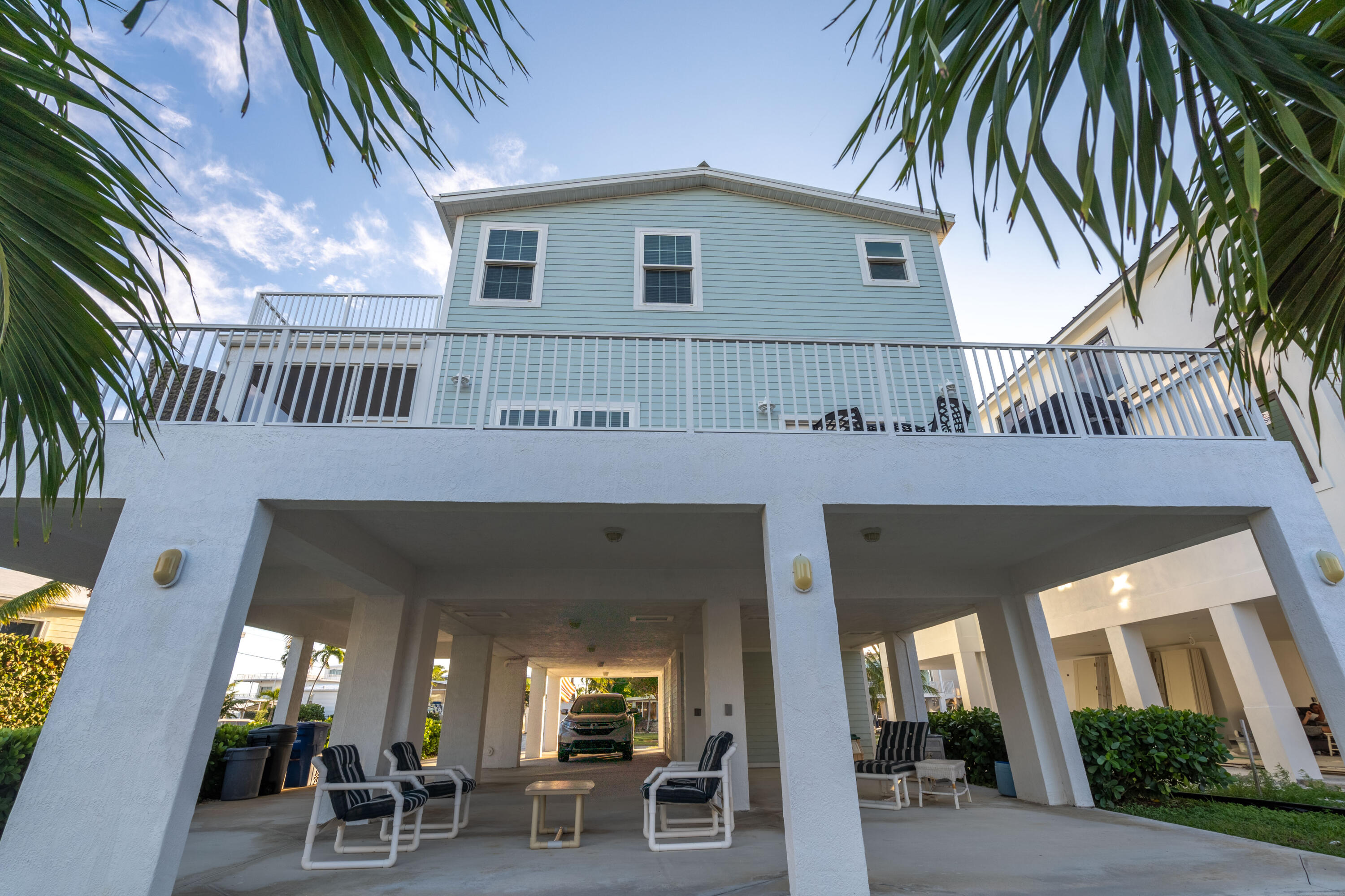 55 Ocean Drive Key Largo, FL 33037 - Photo 39 of 53 a view of a building with many windows