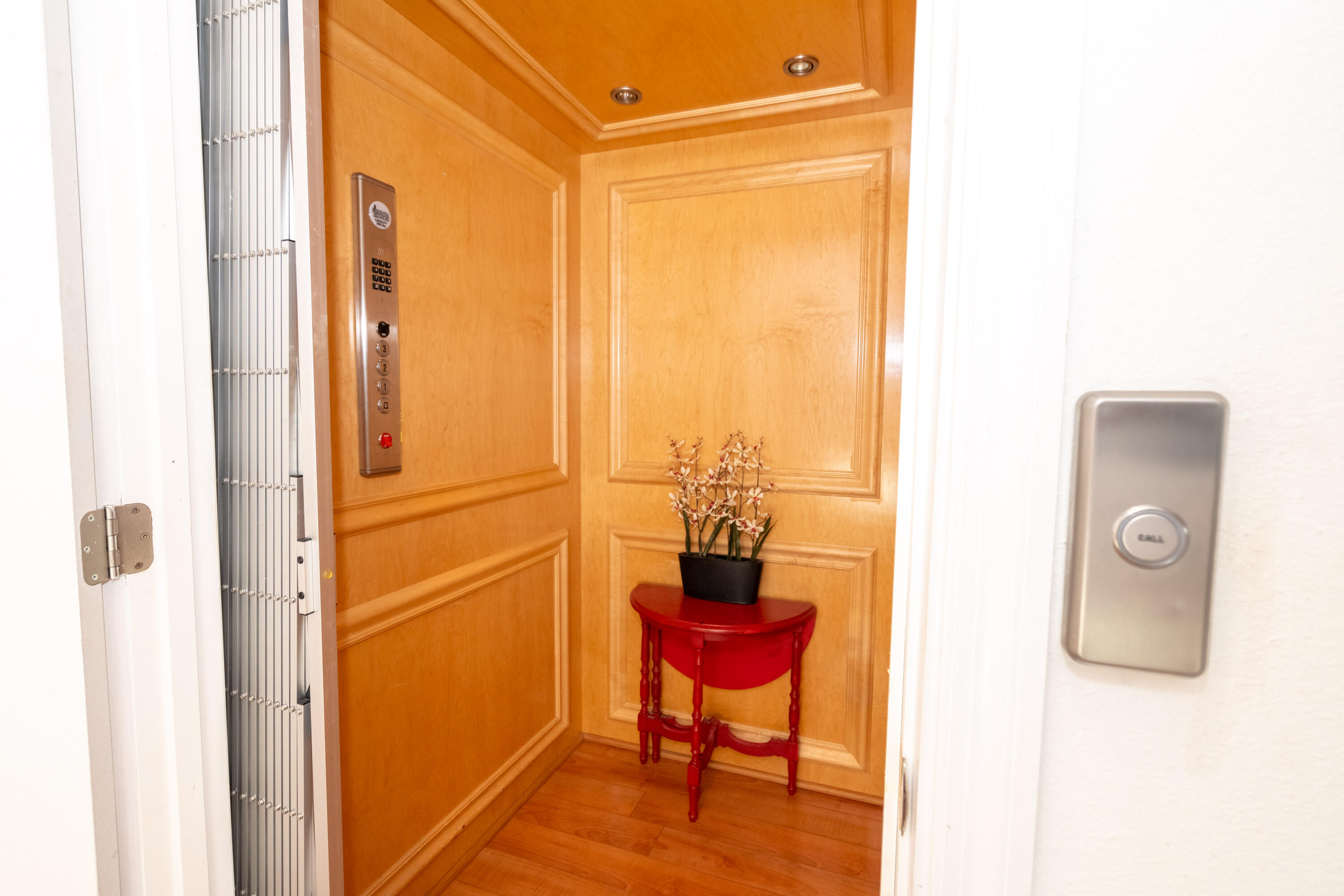 55 Ocean Drive Key Largo, FL 33037 - Photo 9 of 53 a view of a bathroom from a gallery
