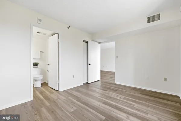 $199,500 | 15107 Interlachen Drive, Unit 21006, Silver Spring, MD 20906