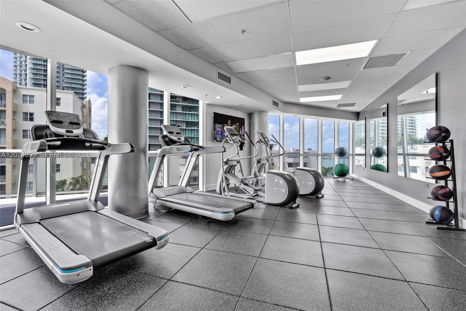 480 Northeast 30th Street, Unit 1703 Miami, FL 33137 - Photo 25 of 35
