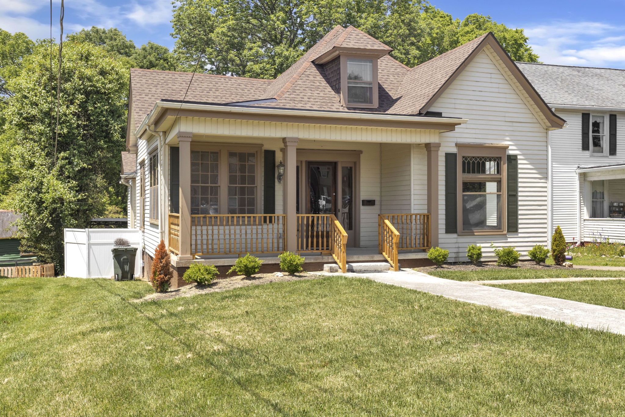 115 North Main Street Springfield, TN 37172 - Photo 1 of 24 front view of a house with a yard
