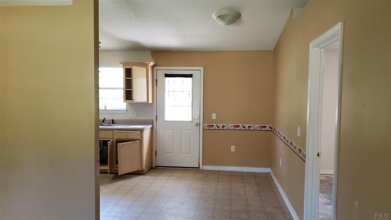 5905 Gillum Road Milton, FL 32570 - Photo 3 of 9