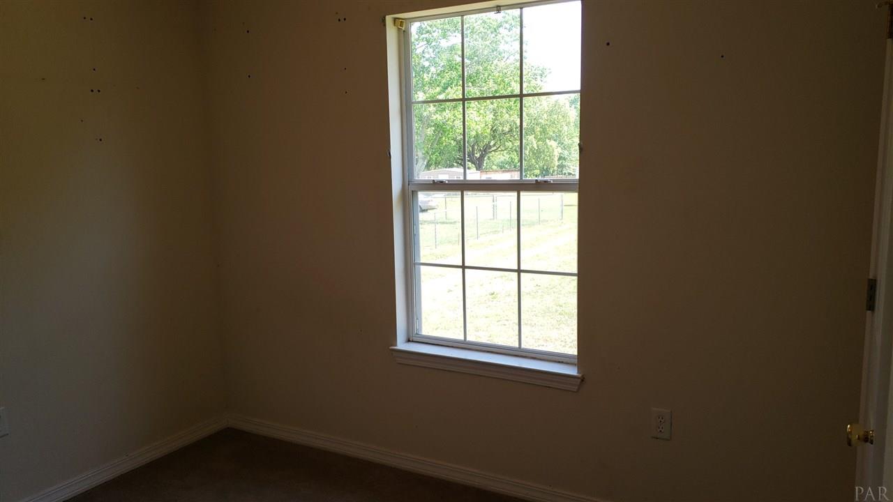 5905 Gillum Road Milton, FL 32570 - Photo 6 of 9