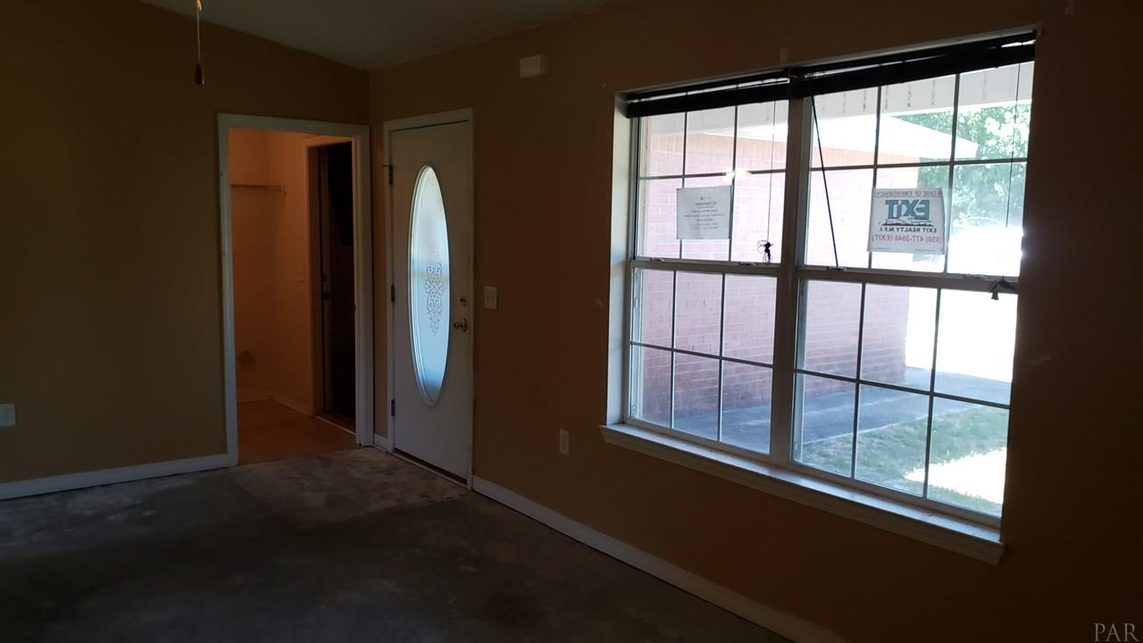 5905 Gillum Road Milton, FL 32570 - Photo 7 of 9