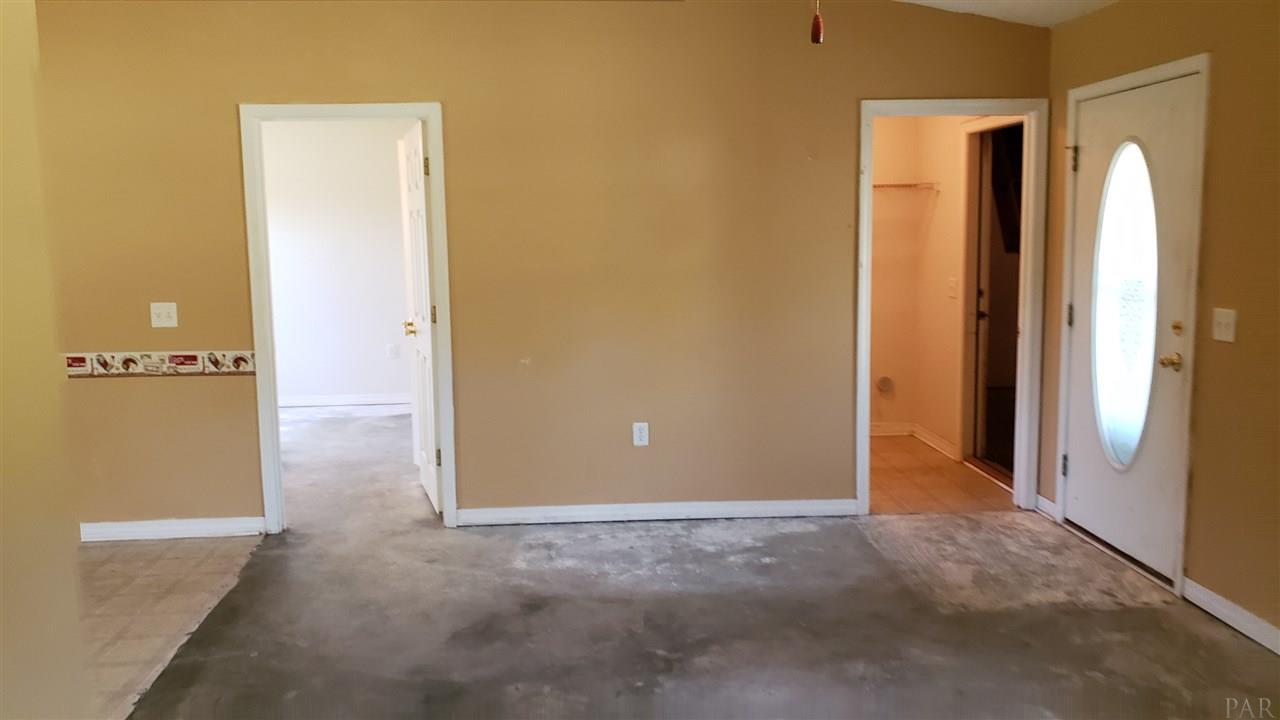 5905 Gillum Road Milton, FL 32570 - Photo 8 of 9