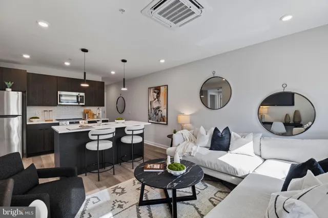 $1,800 | 3449 Scotts Lane, Unit B219, Philadelphia, PA 19129