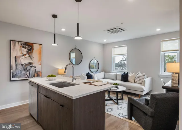 $1,800 | 3449 Scotts Lane, Unit B219, Philadelphia, PA 19129