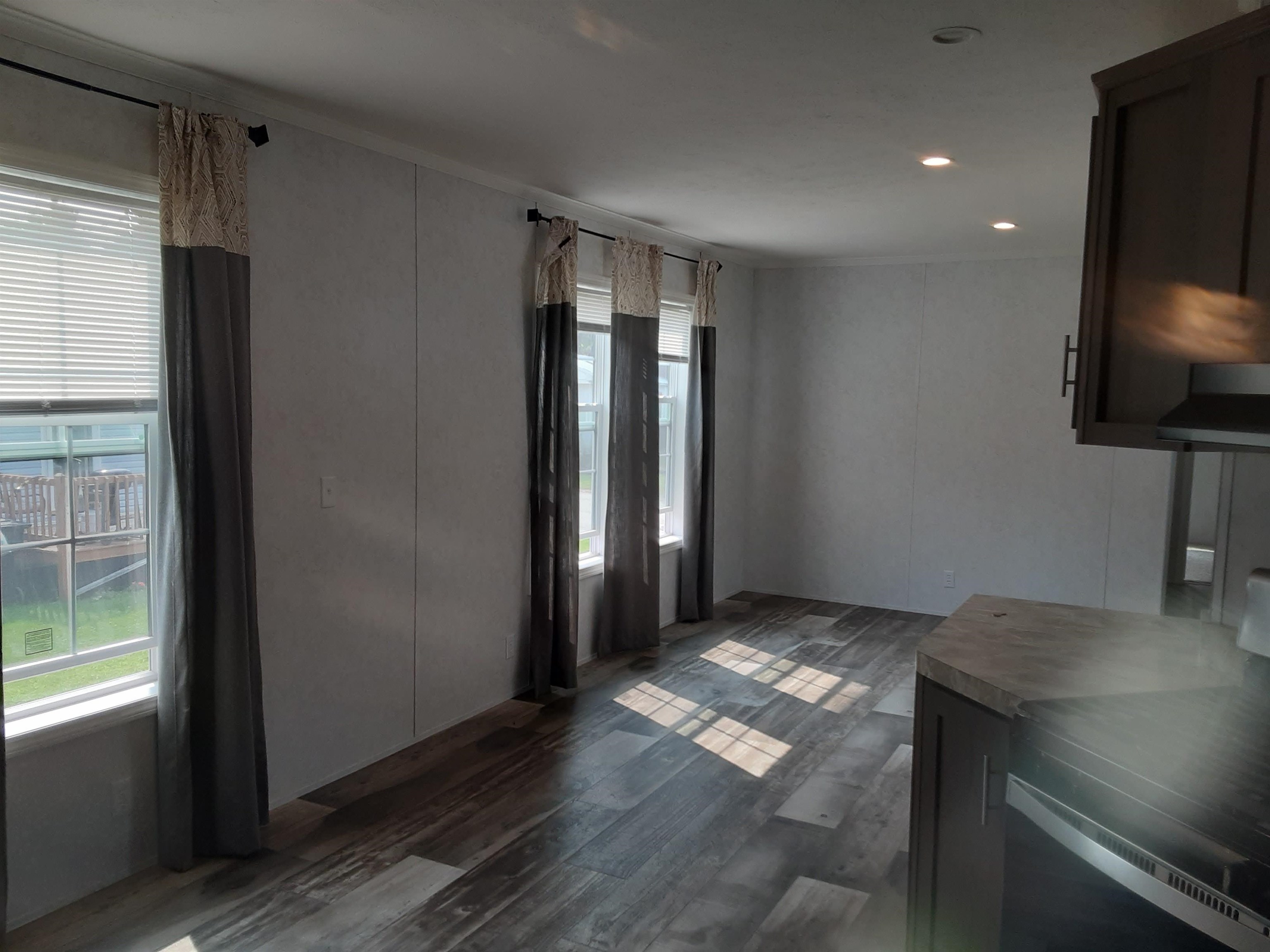 31 Mobile Drive Hudson, NH 03051 - Photo 35 of 37