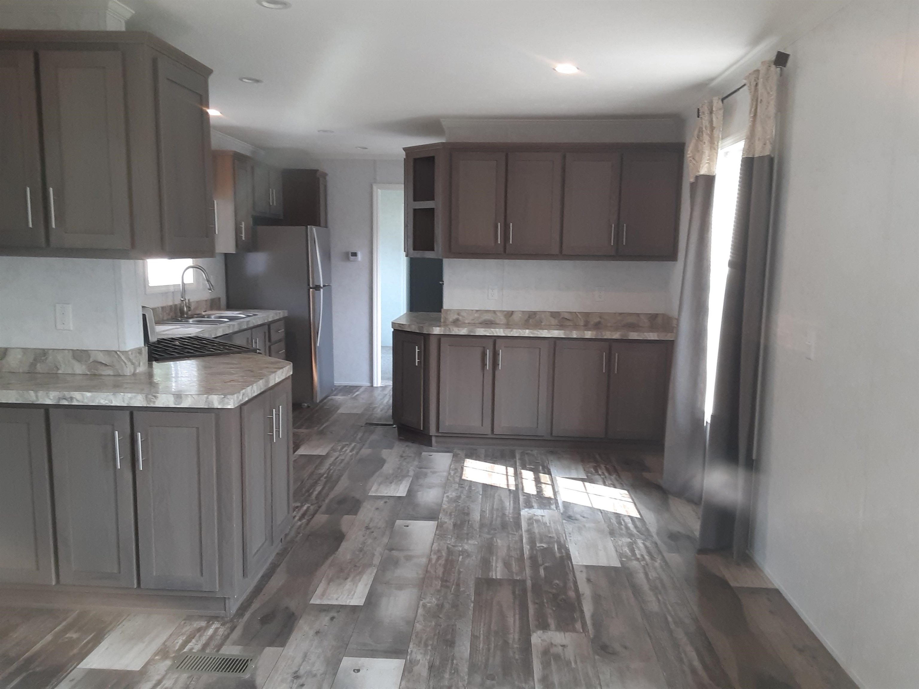 31 Mobile Drive Hudson, NH 03051 - Photo 36 of 37