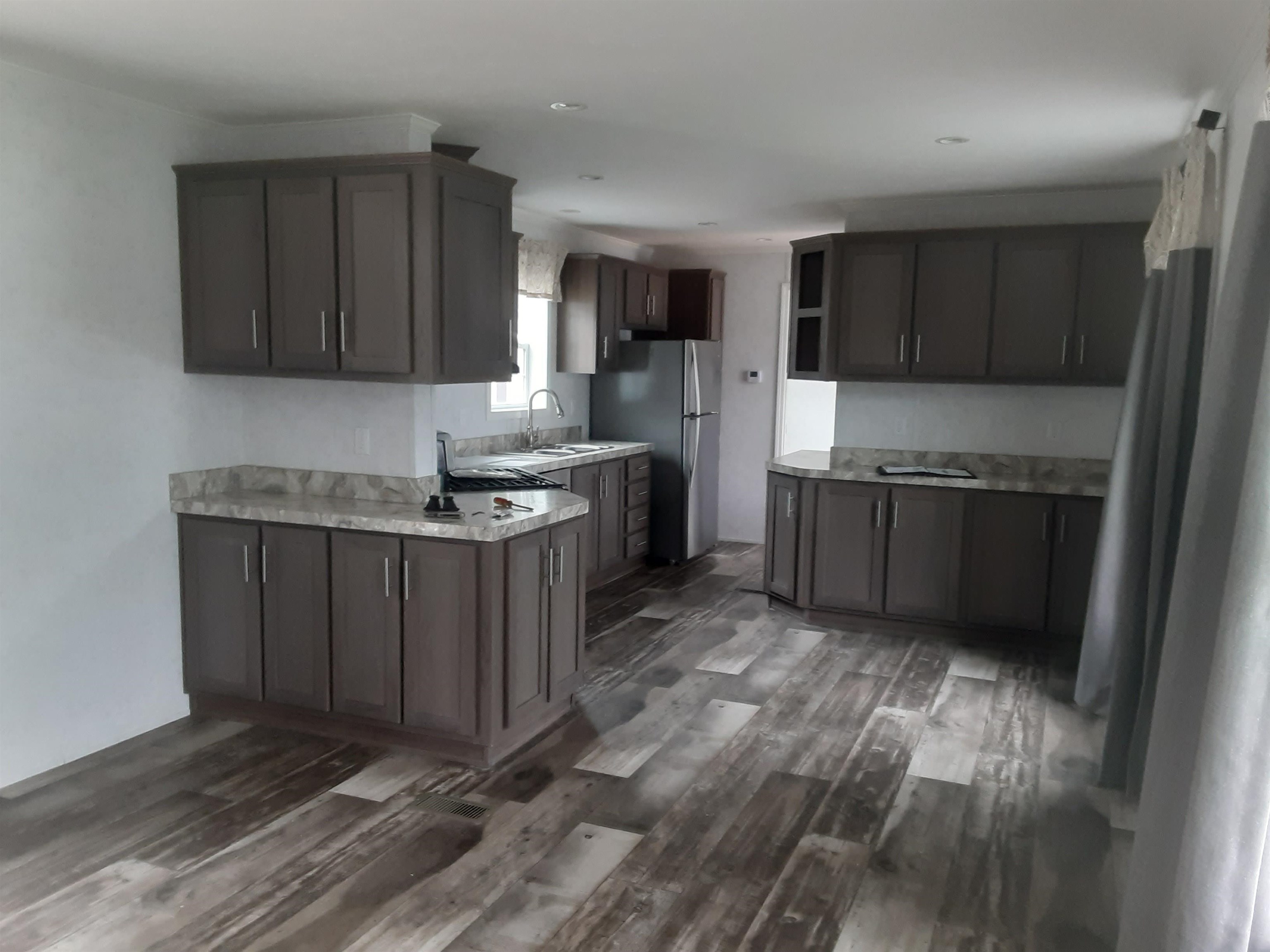 31 Mobile Drive Hudson, NH 03051 - Photo 5 of 37