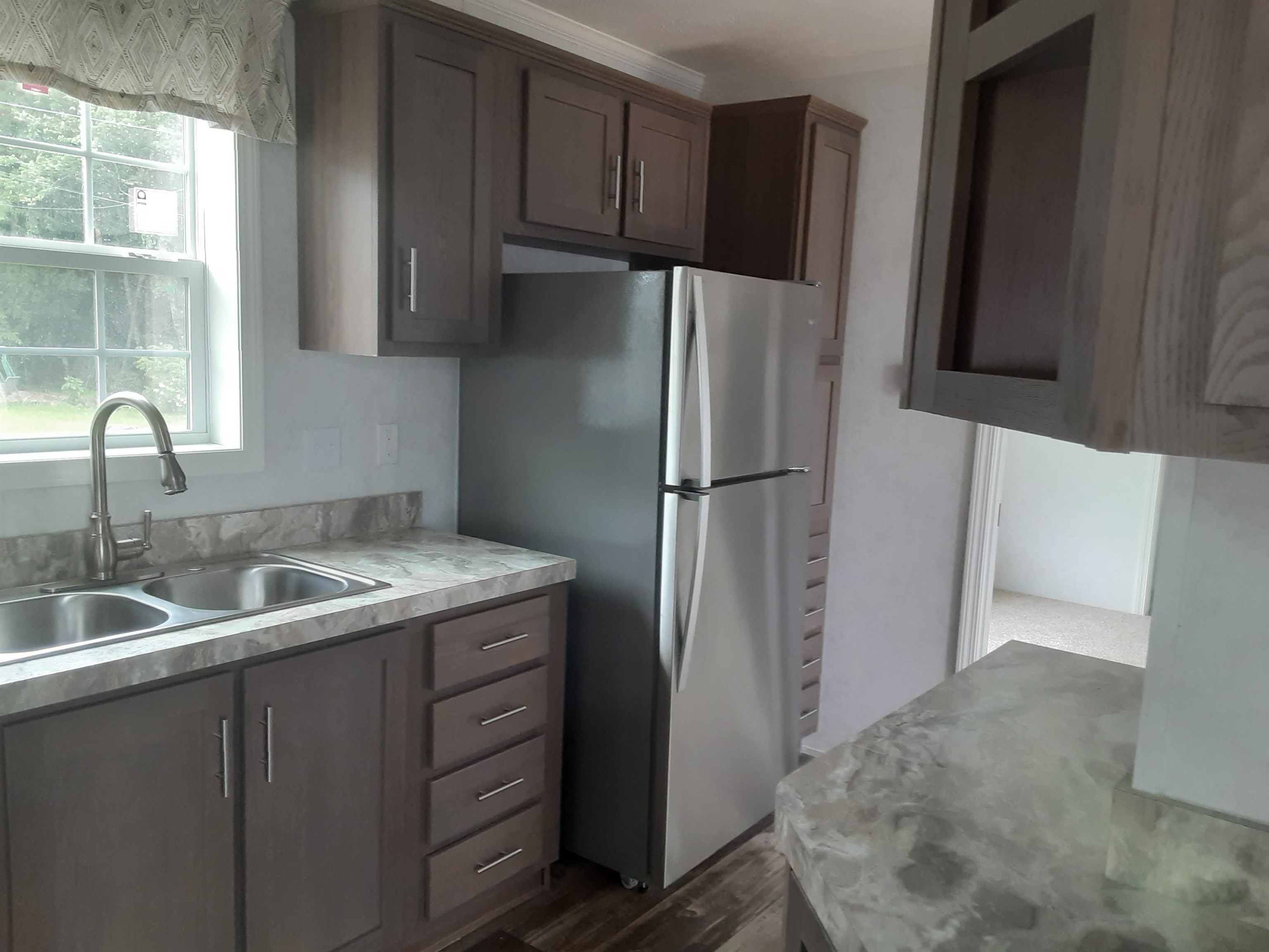 31 Mobile Drive Hudson, NH 03051 - Photo 6 of 37