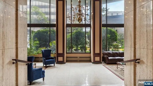 $174,999 | 2077 Center Avenue, Unit 18C, Fort Lee, NJ 07024