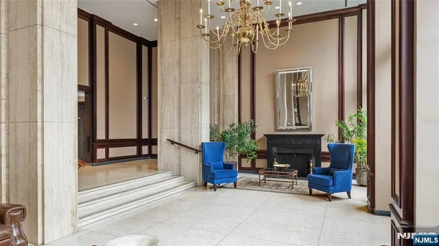 $174,999 | 2077 Center Avenue, Unit 18C, Fort Lee, NJ 07024