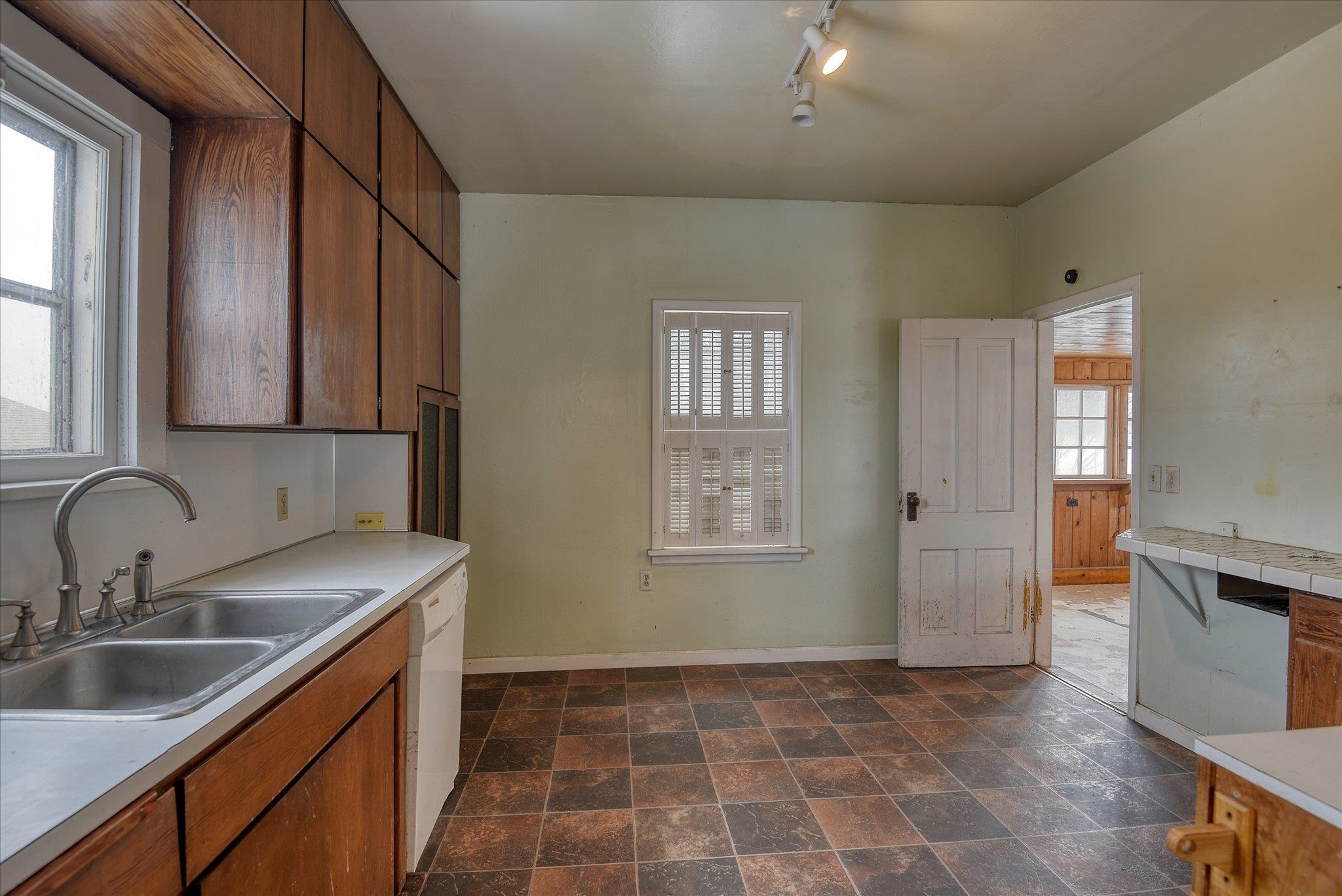7611 East Bigelow Gulch Road Spokane, WA 99217 - Photo 7 of 41 Gallery Image 7