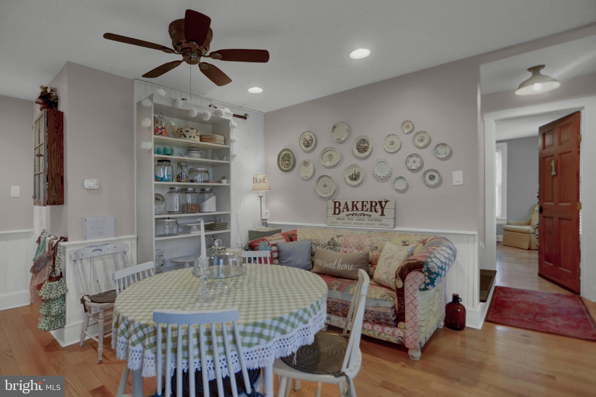 573 Spangler School Road Gettysburg, PA 17325 - Photo 71 of 101 Airbnb breakfast room