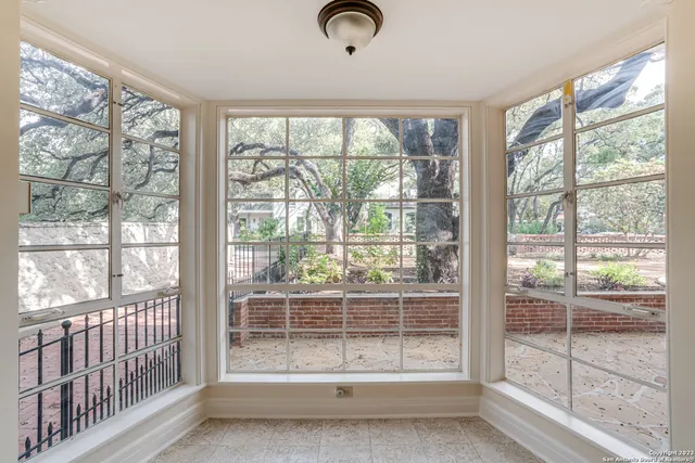 $4,750 | 248 East Summit Avenue, San Antonio, TX 78212