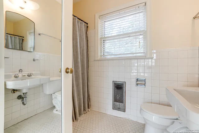 $4,750 | 248 East Summit Avenue, San Antonio, TX 78212