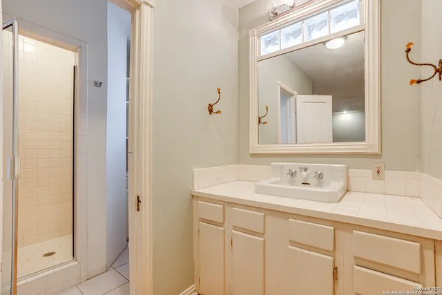 $4,750 | 248 East Summit Avenue, San Antonio, TX 78212