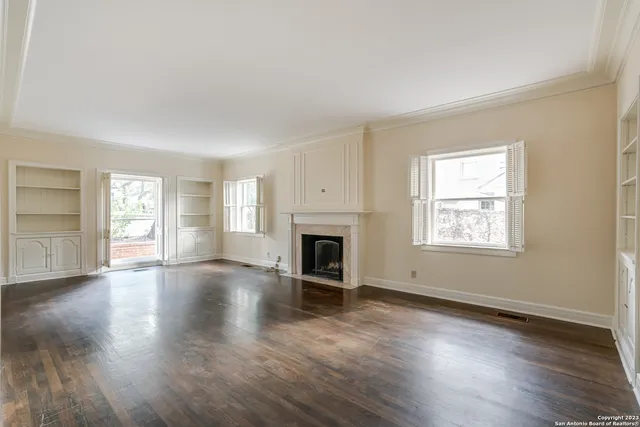 $4,750 | 248 East Summit Avenue, San Antonio, TX 78212