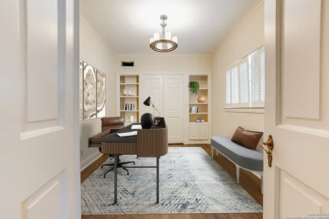 $4,750 | 248 East Summit Avenue, San Antonio, TX 78212