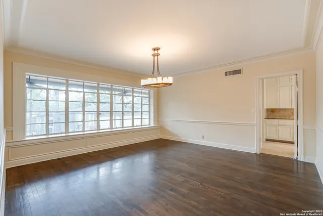 $4,750 | 248 East Summit Avenue, San Antonio, TX 78212