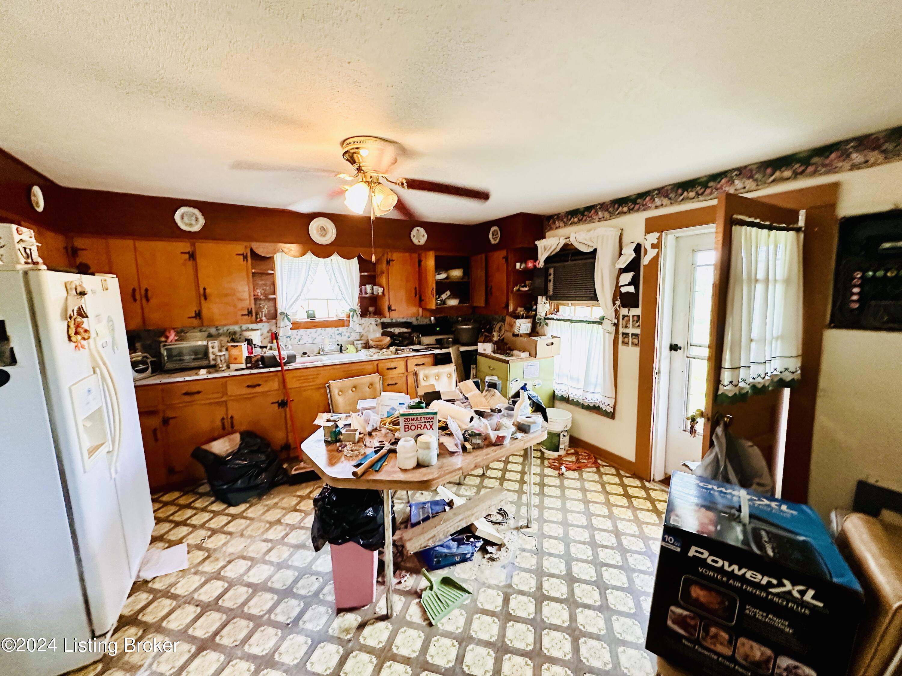 4670 Rabbit Flat Road Caneyville, KY 42721 - Photo 48 of 53 Home interior-10