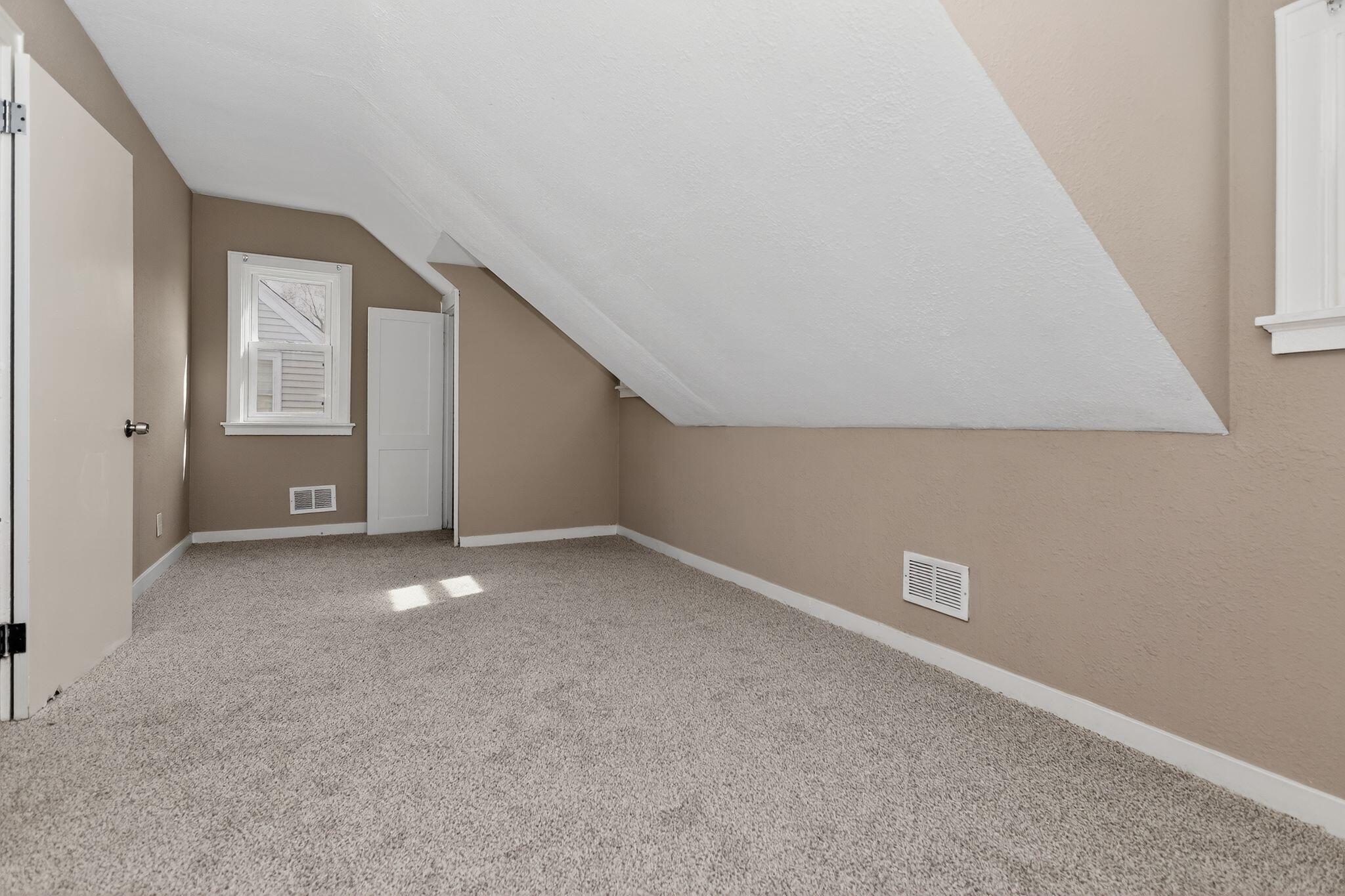 5260 North 49th Street Milwaukee, WI 53218 - Photo 23 of 29 22_5260_N_49th_St_Milwaukee_WI_53218-Oth