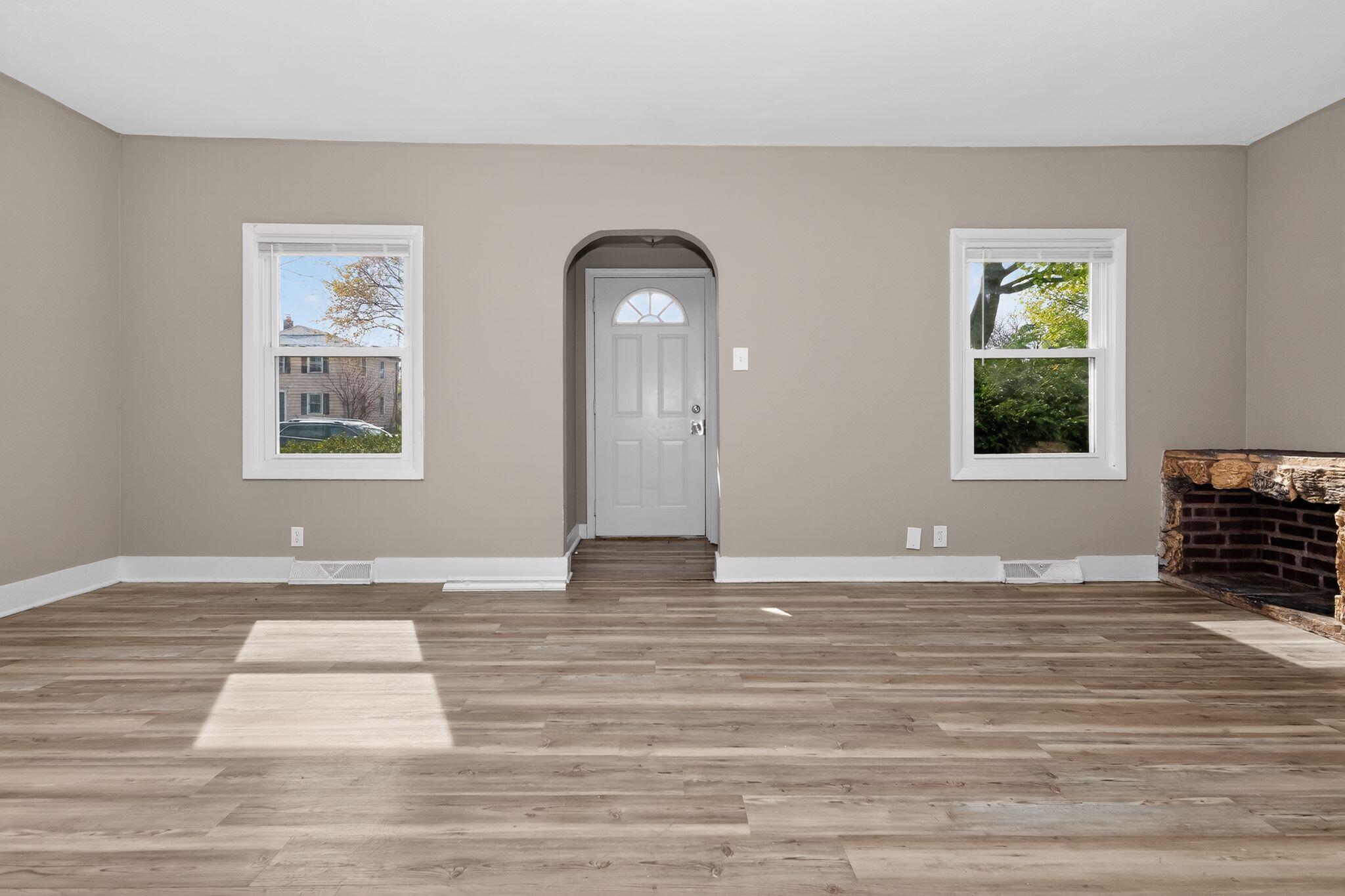 5260 North 49th Street Milwaukee, WI 53218 - Photo 6 of 29 06_5260_N_49th_St_Milwaukee_WI_53218-Foy