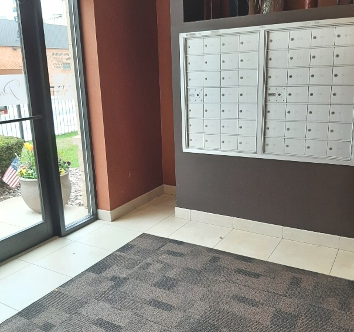 6436 Roosevelt Road, Unit 209 Oak Park, IL 60304 - Photo 22 of 25 a view of an empty room