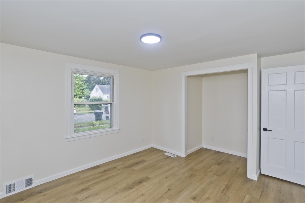 102 San Miguel Street Springfield, MA 01104 - Photo 16 of 37