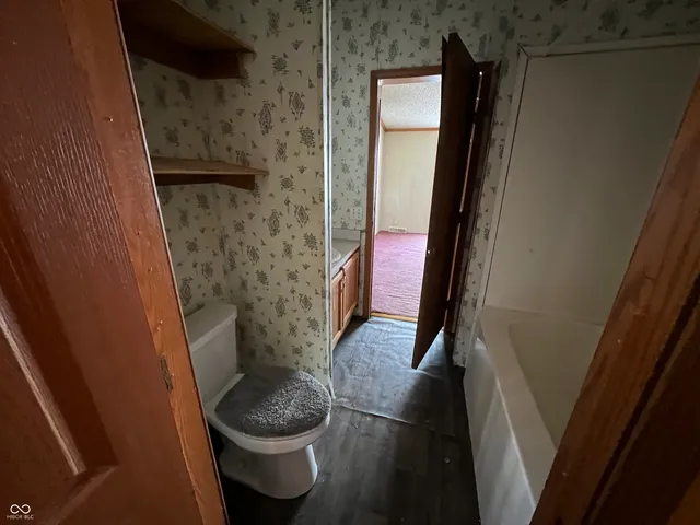 $1 | 225 East County Road 360 North, Anderson, IN 46012