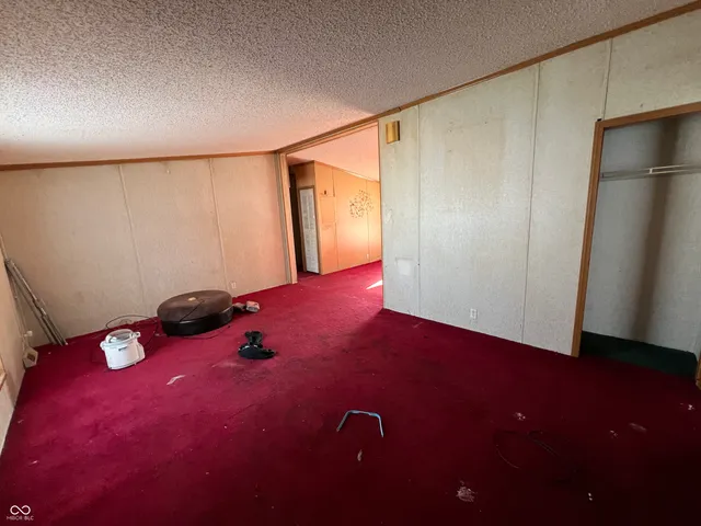 $1 | 225 East County Road 360 North, Anderson, IN 46012