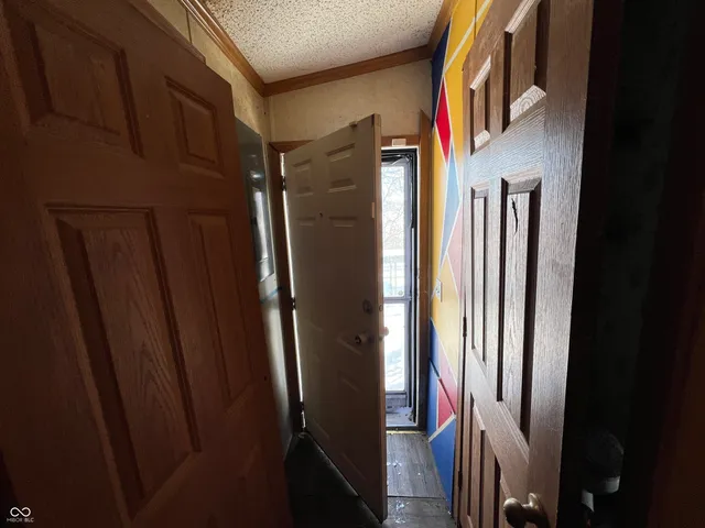 $1 | 225 East County Road 360 North, Anderson, IN 46012