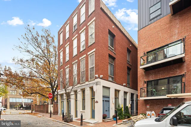 $857,500 | 210 Church Street, Unit 1J, Philadelphia, PA 19106