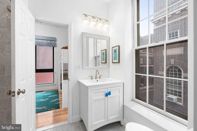 $857,500 | 210 Church Street, Unit 1J, Philadelphia, PA 19106