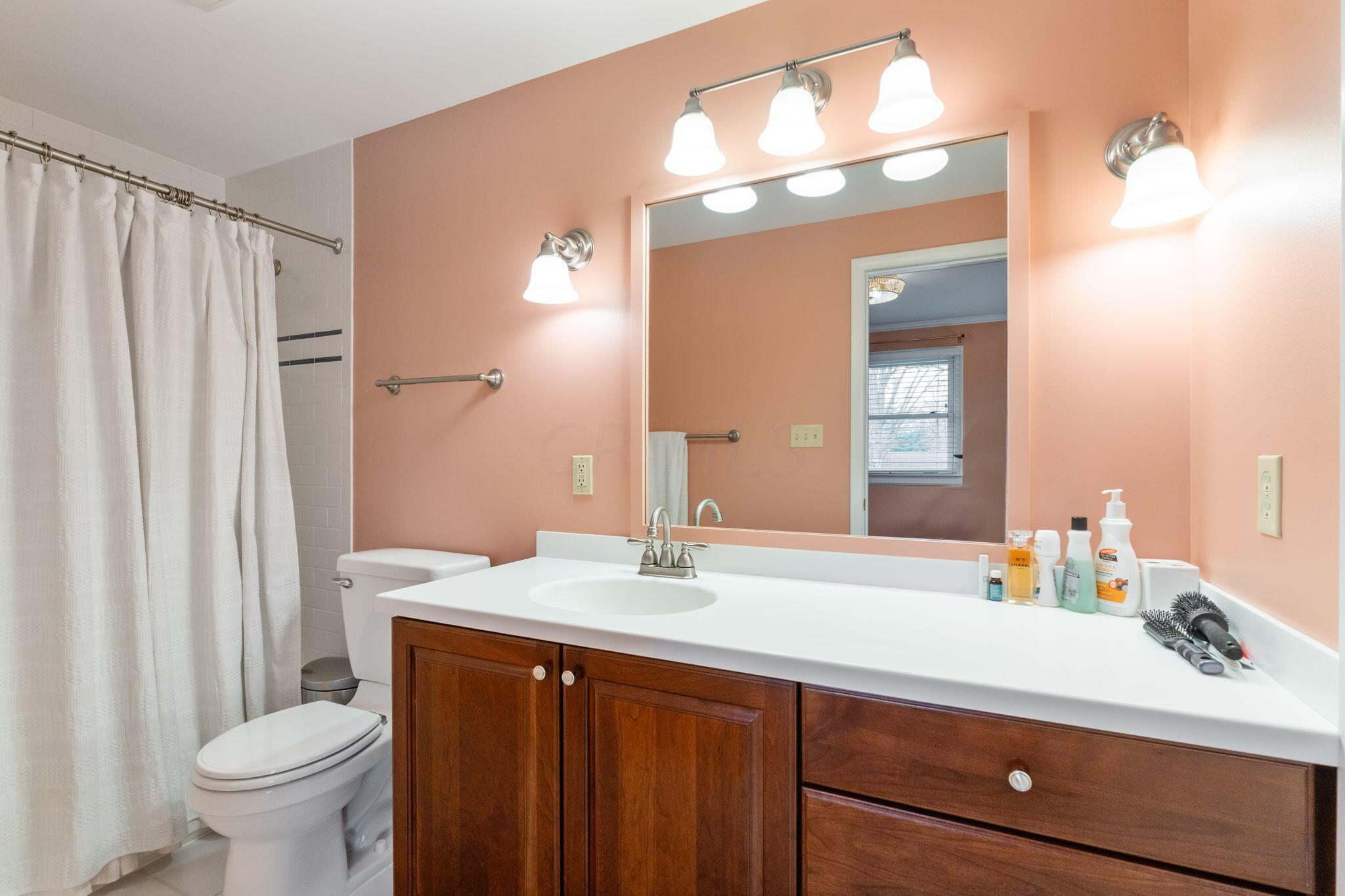 2225 Sheringham Road Columbus, OH 43220 - Photo 47 of 84 2225 Sheringham Rd (Interior)-40