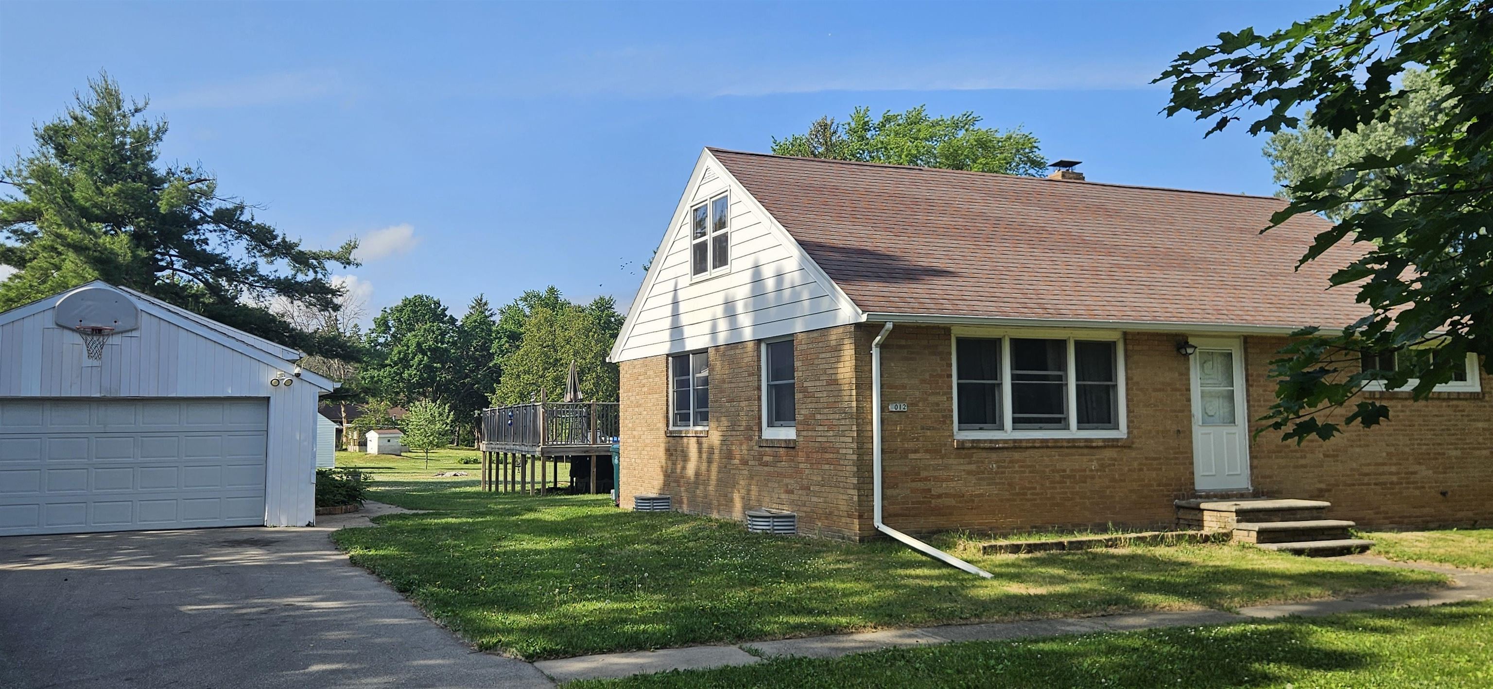 4012 Evergreen Avenue Green Bay, WI 54313 - Photo 2 of 22