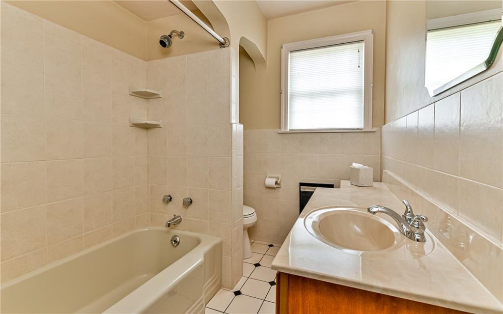 1130 Robinson Road Pittsburgh, PA 15237 - Photo 16 of 25 Gallery Image 16