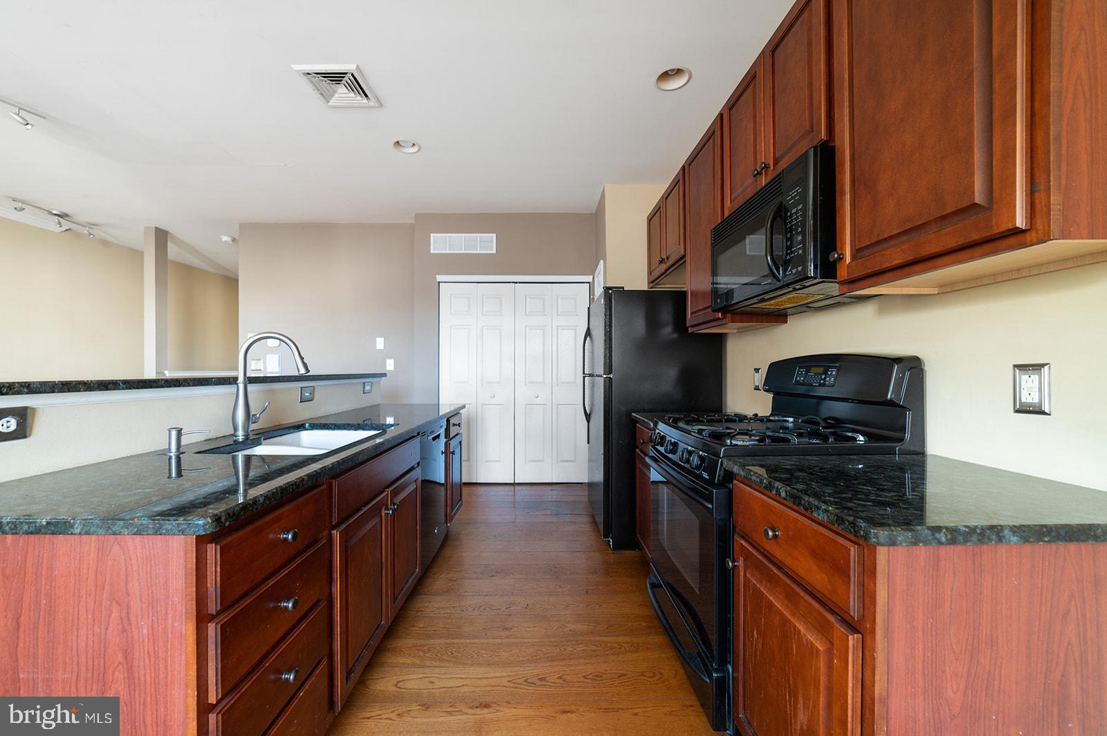 3154 Master Street Philadelphia, PA 19121 - Photo 9 of 34