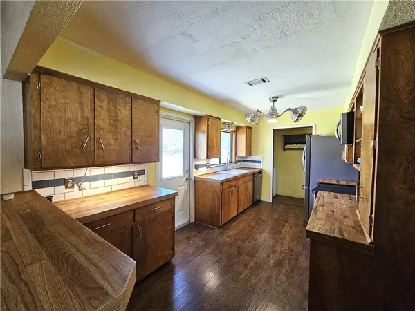 $2,000 | 371 Sunset, Ingleside, TX 78362