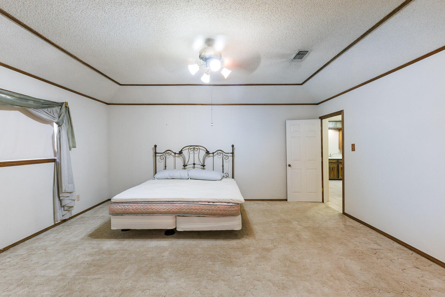 5520 76th Street Lubbock, TX 79424 - Photo 29 of 52 Primary Bedroom